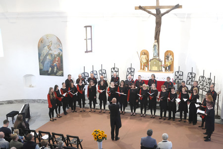 Letni koncert Komorni zbor Fran Gerbič, gostje MePZ Postojna 16 Foto Ljubo Vukelič